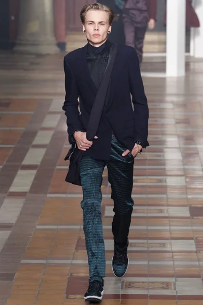 Look 37